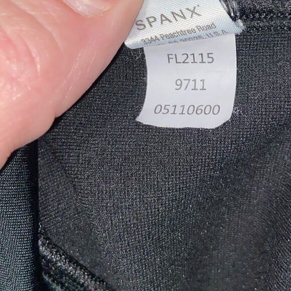 Spanx Faux Leather Moto Leggings High Waisted Ponte‎ Seamless Knit 7/8 Pant - Picture 10 of 10